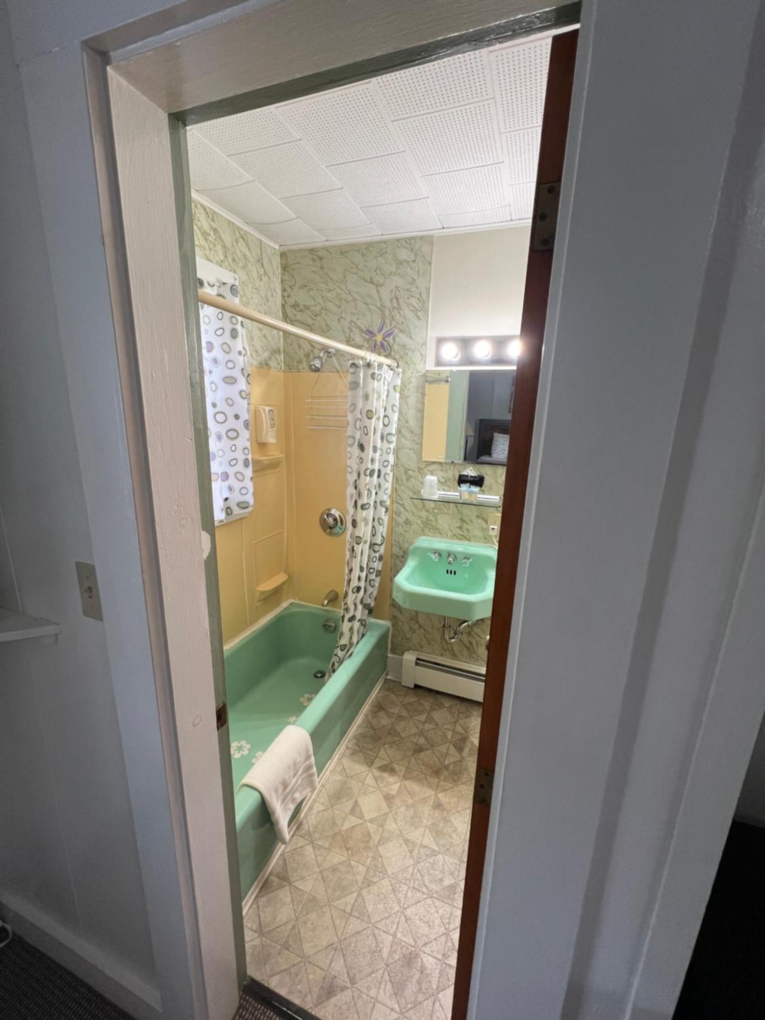 Profile Deluxe Motel Twin Mountain Bagian luar foto