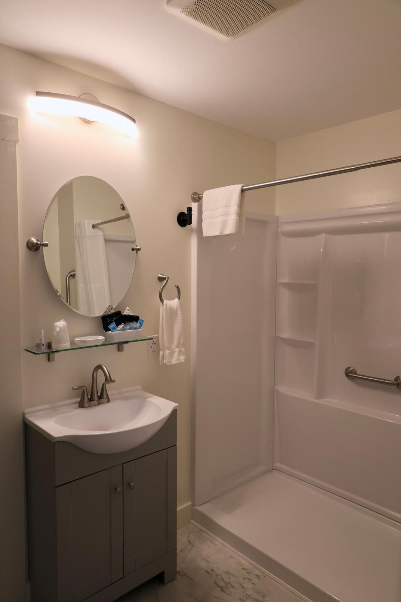 Profile Deluxe Motel Twin Mountain Bagian luar foto