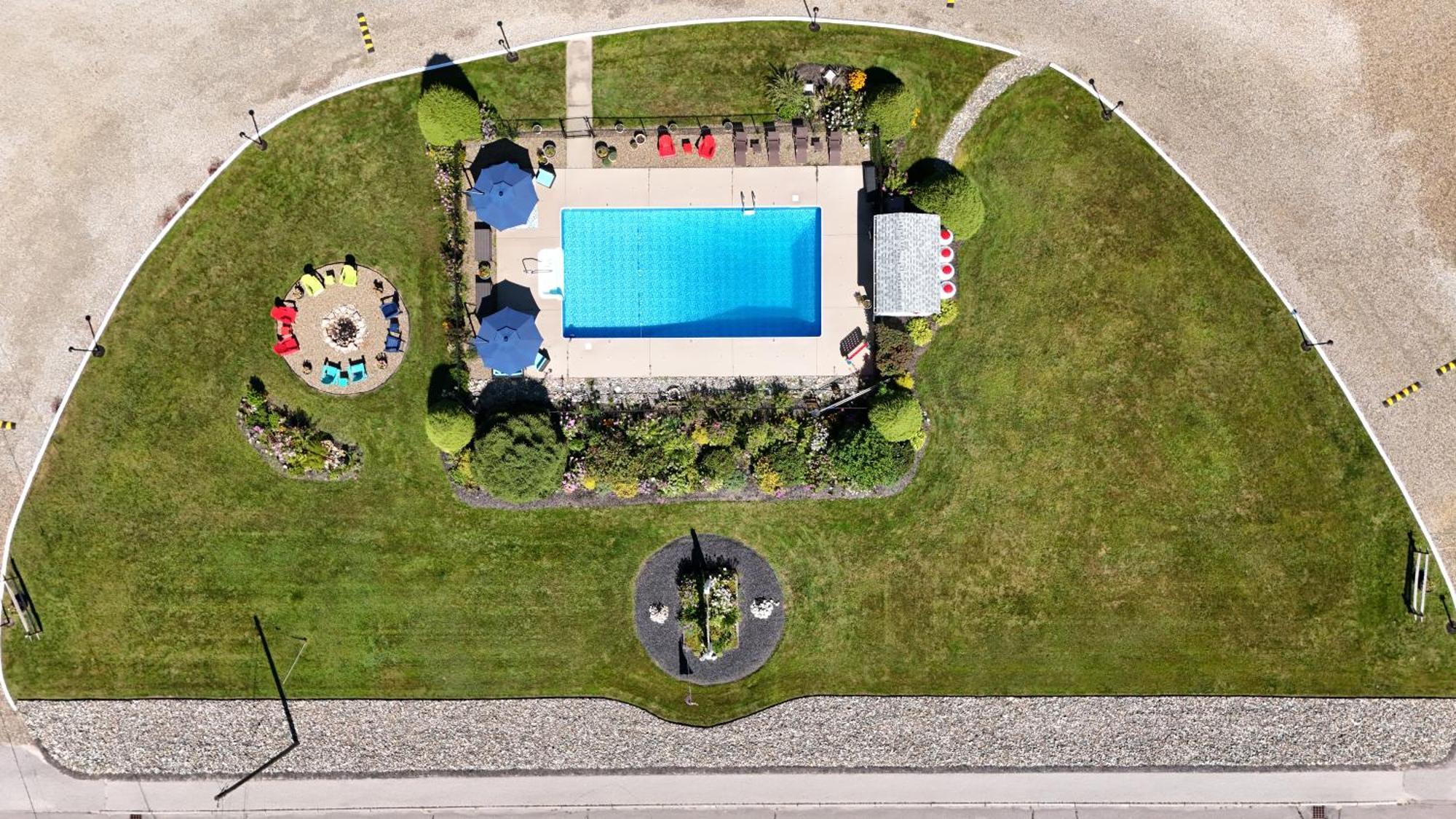 Profile Deluxe Motel Twin Mountain Bagian luar foto
