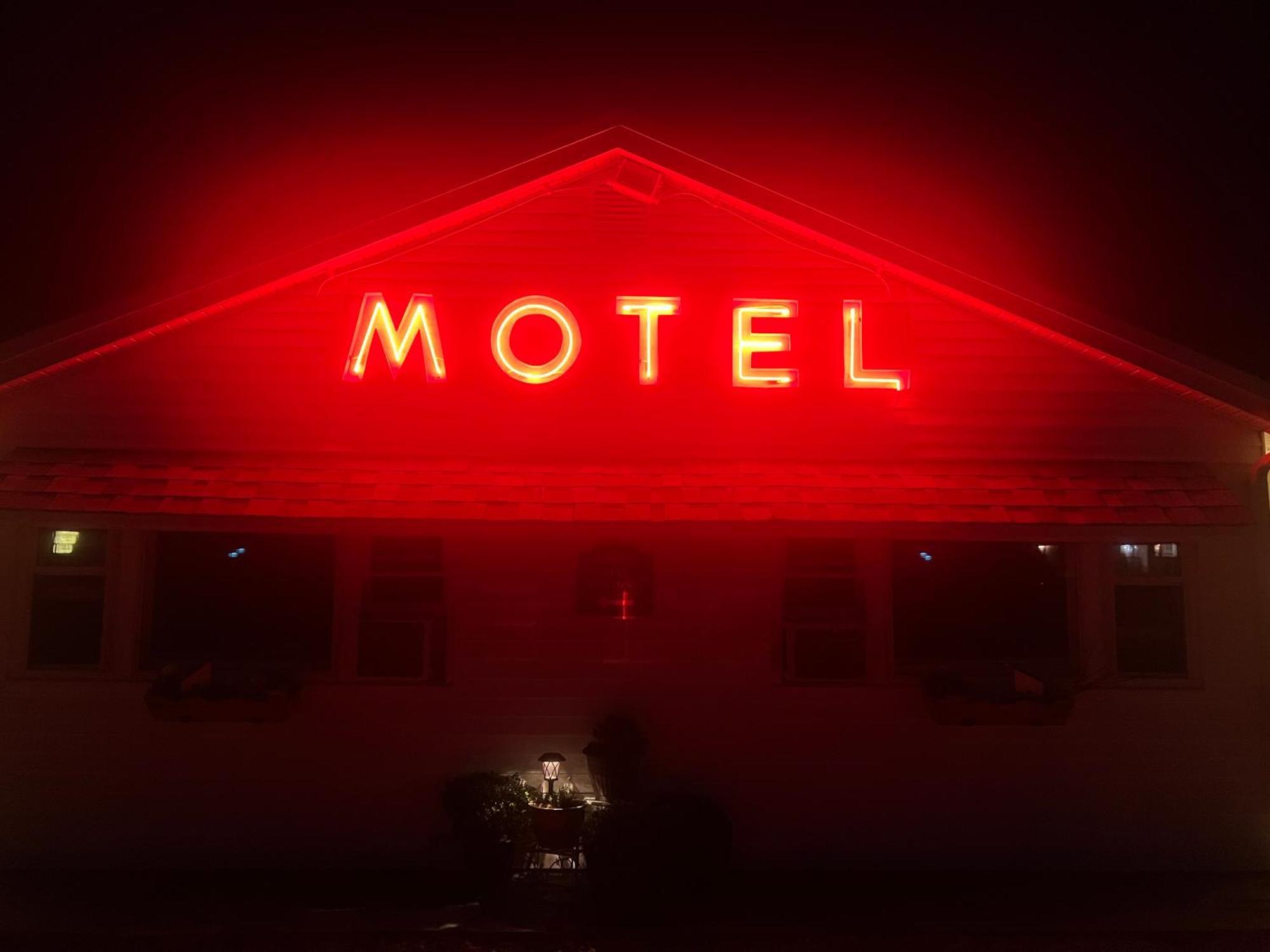 Profile Deluxe Motel Twin Mountain Bagian luar foto